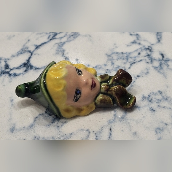 Vintage Small Ceramic Pixie Brooch - Picture 5 of 8